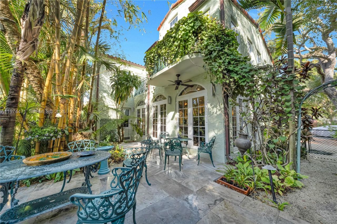 1720 Espanola Dr, Miami, FL 33133 Photo