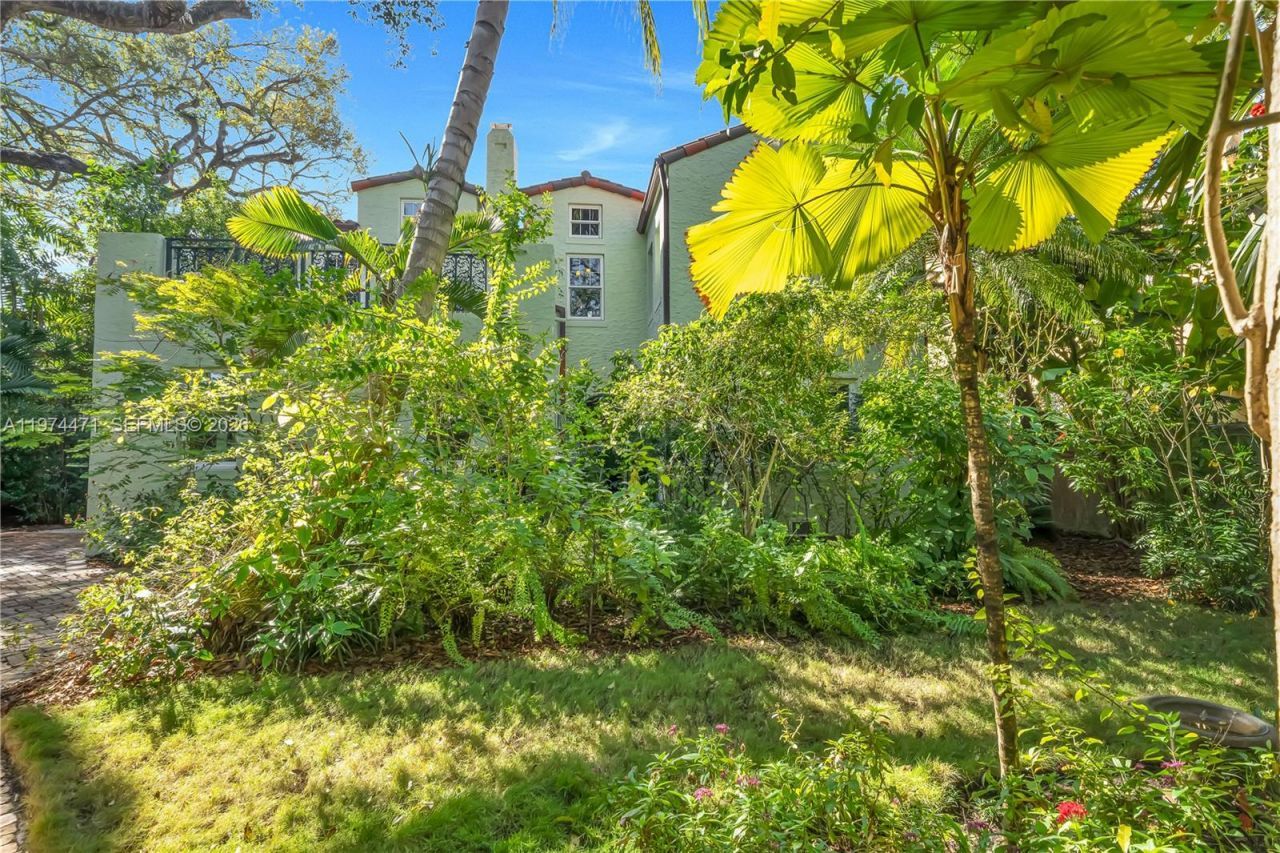 1720 Espanola Dr, Miami, FL 33133 Photo