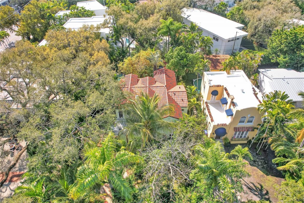 1720 Espanola Dr, Miami, FL 33133 Photo