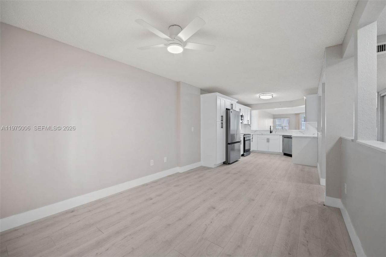 7641 Granville Dr, Unit 209, Tamarac, FL 33321 Photo