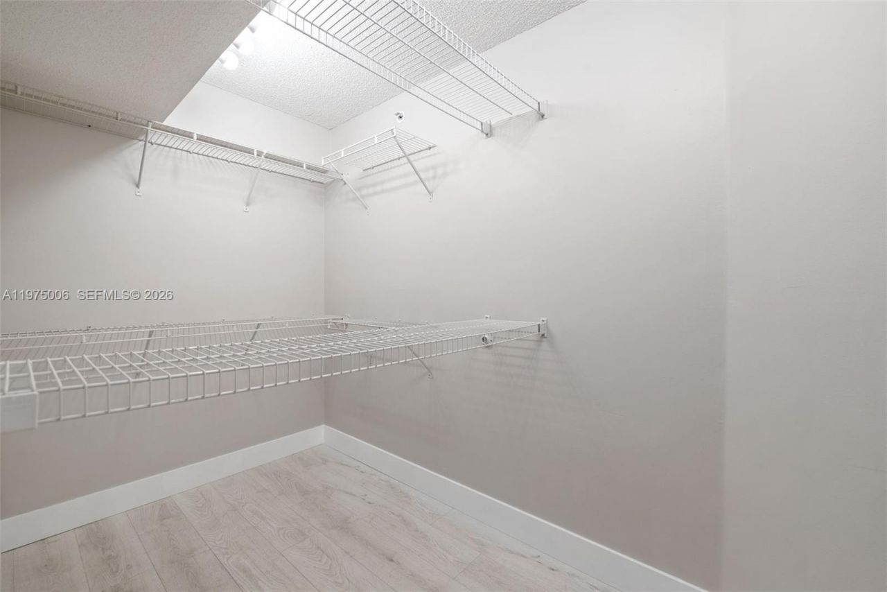 7641 Granville Dr, Unit 209, Tamarac, FL 33321 Photo