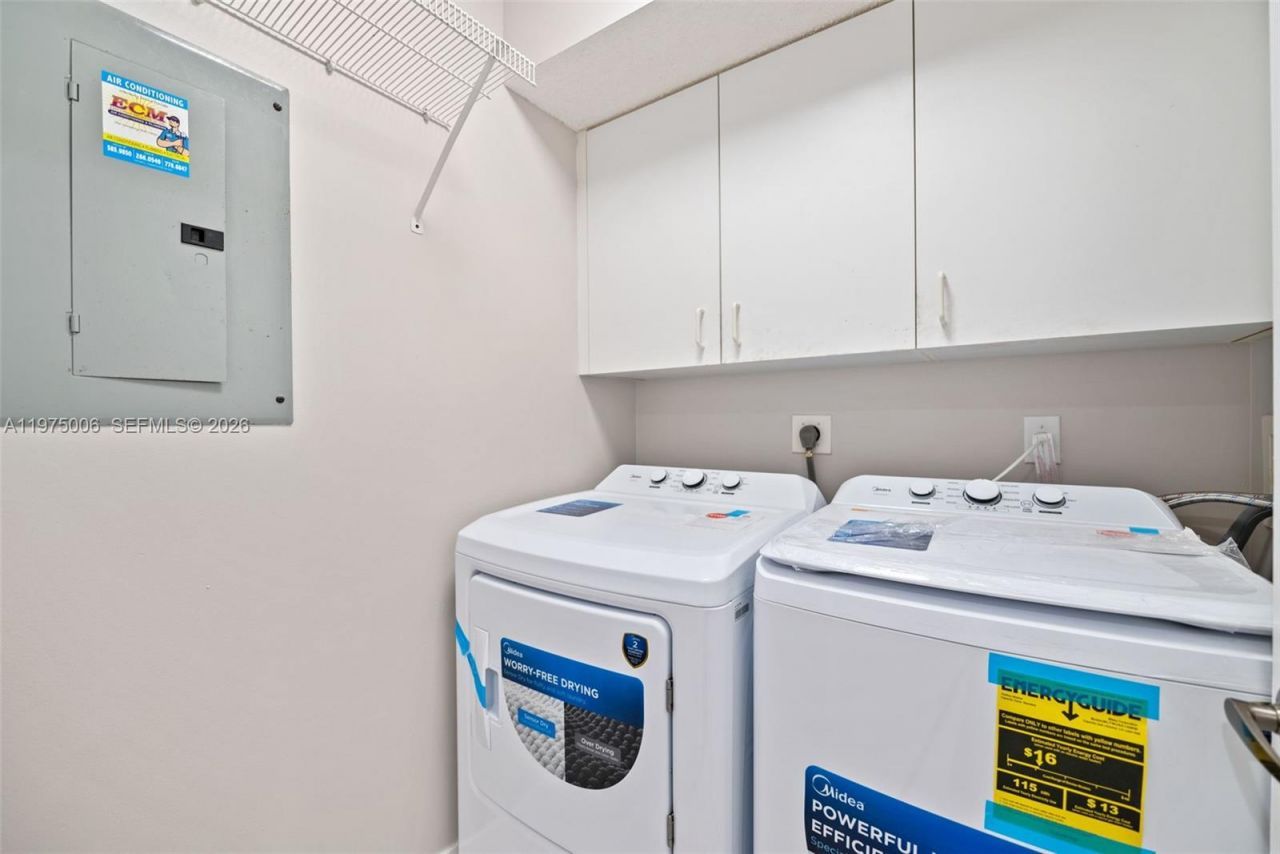 7641 Granville Dr, Unit 209, Tamarac, FL 33321 Photo