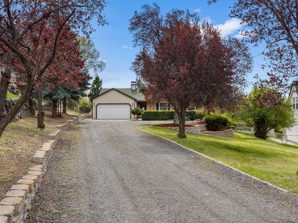 3249 NE Yellowpine Road, Prineville, OR 97754
