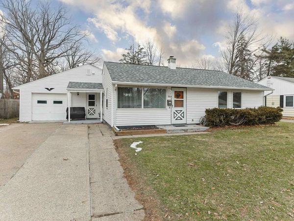 403 Manchester Drive, South Bend, IN 46615