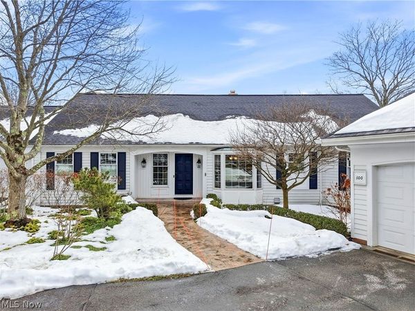 100 Manor Brook Drive , Chagrin Falls, OH 44022