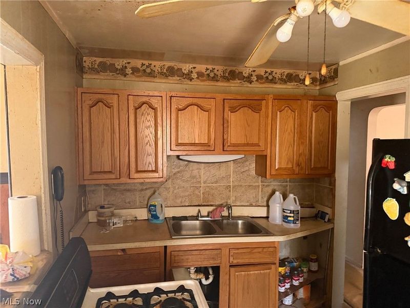 17105 Lotus Drive , Cleveland, OH 44128 Photo 3