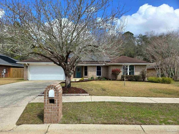 1908 Joshua Dr, Cantonment, FL 32533