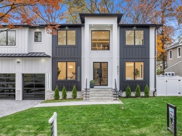 801 Godwin Rd, Paramus, NJ 07652