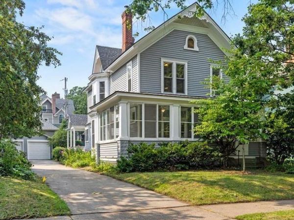 520 Holly Avenue, Saint Paul, MN 55102