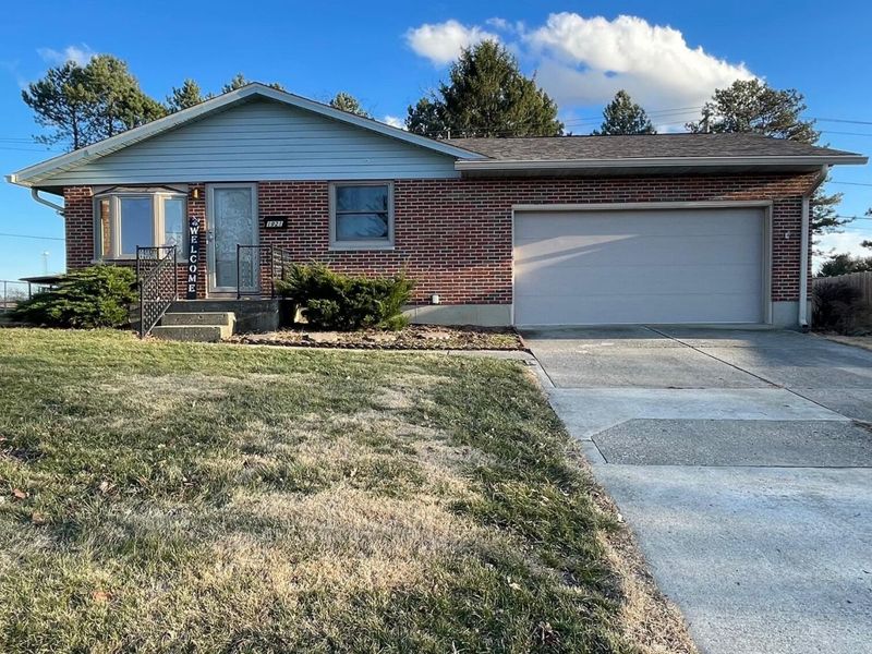 1921 Elaina Drive, Springfield, OH 45503 Photo 1