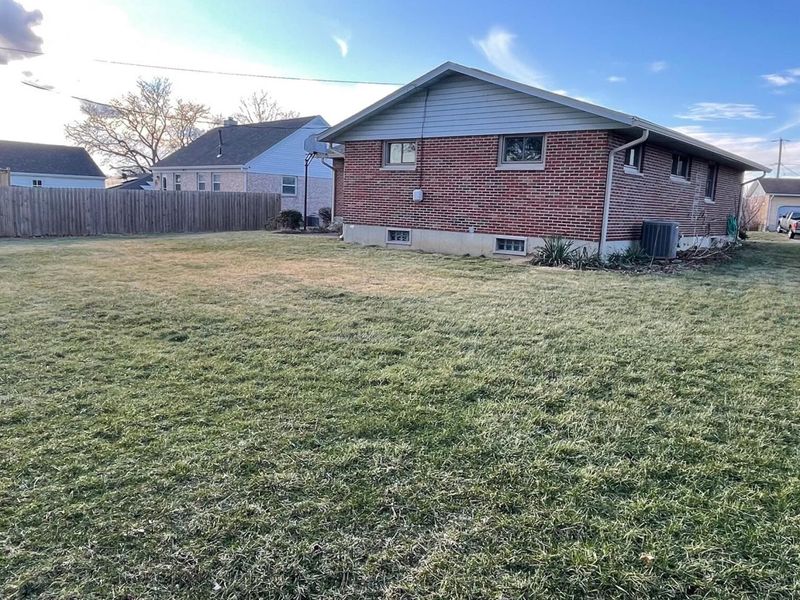 1921 Elaina Drive, Springfield, OH 45503 Photo 5