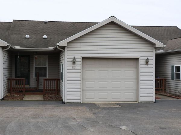 112 W Hamtramck Street , Mount Vernon, OH 43050