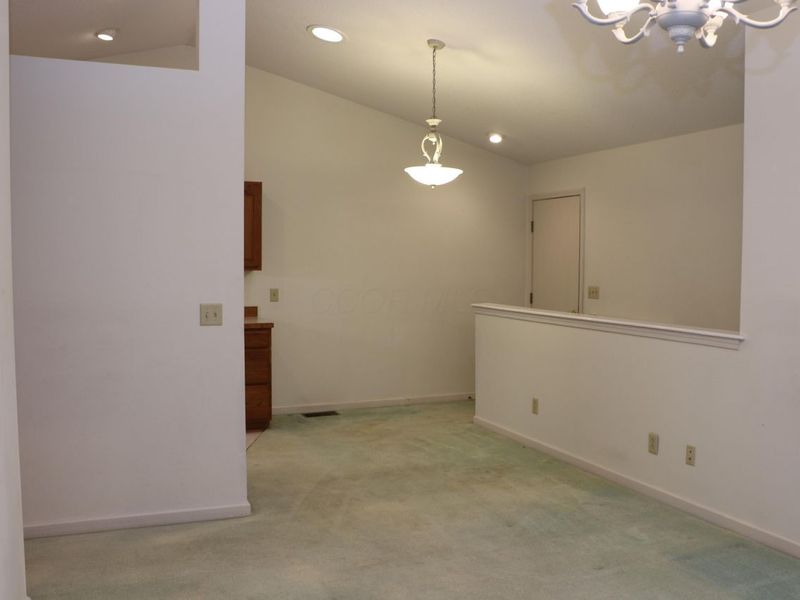 112 W Hamtramck Street , Mount Vernon, OH 43050 Photo 2