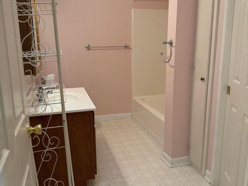 112 W Hamtramck Street , Mount Vernon, OH 43050 Photo 7