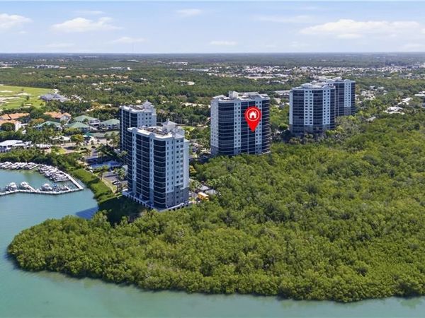425 Cove Tower Dr, Unit 703, NAPLES, FL 34110