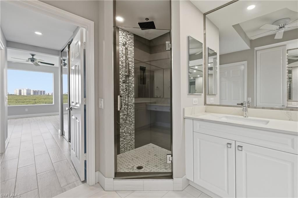 425 Cove Tower Dr, Unit 703, Naples, FL 34110 Photo