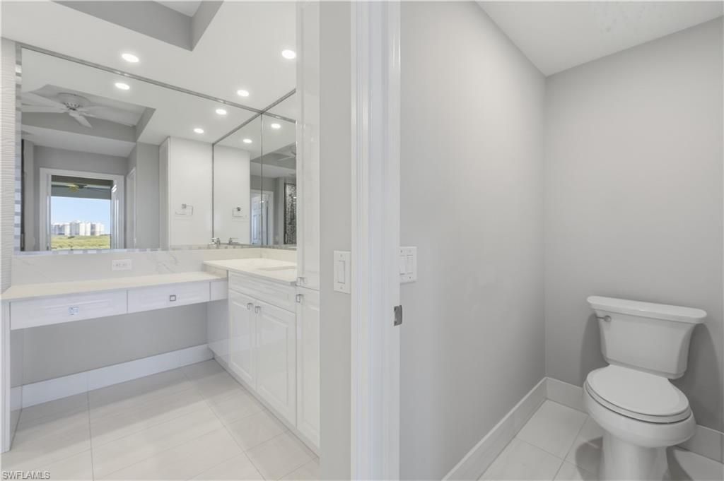 425 Cove Tower Dr, Unit 703, Naples, FL 34110 Photo