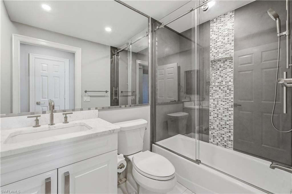 425 Cove Tower Dr, Unit 703, Naples, FL 34110 Photo