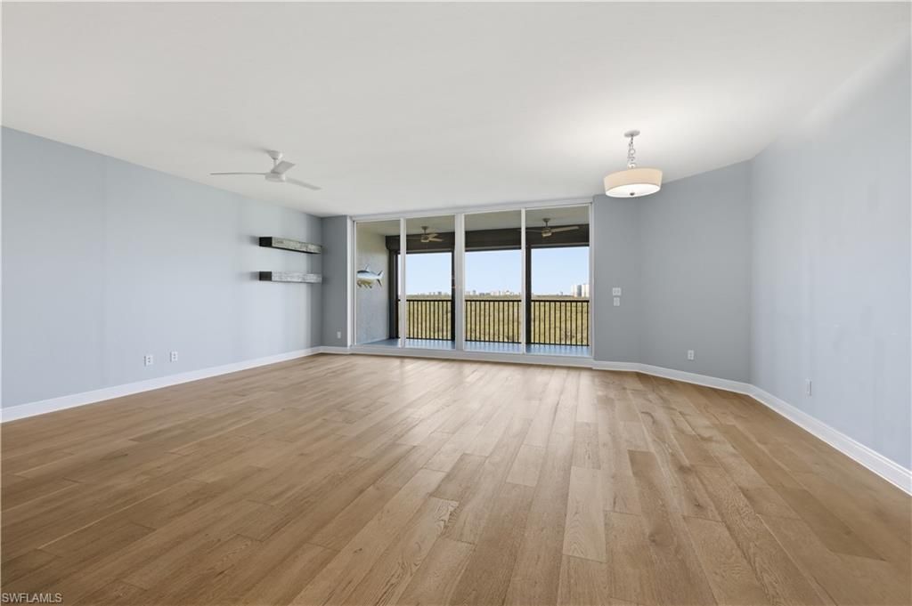 425 Cove Tower Dr, Unit 703, Naples, FL 34110 Photo
