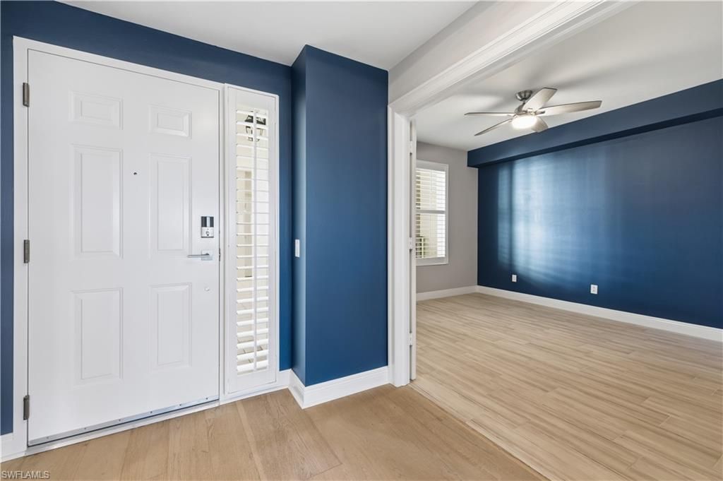 425 Cove Tower Dr, Unit 703, Naples, FL 34110 Photo