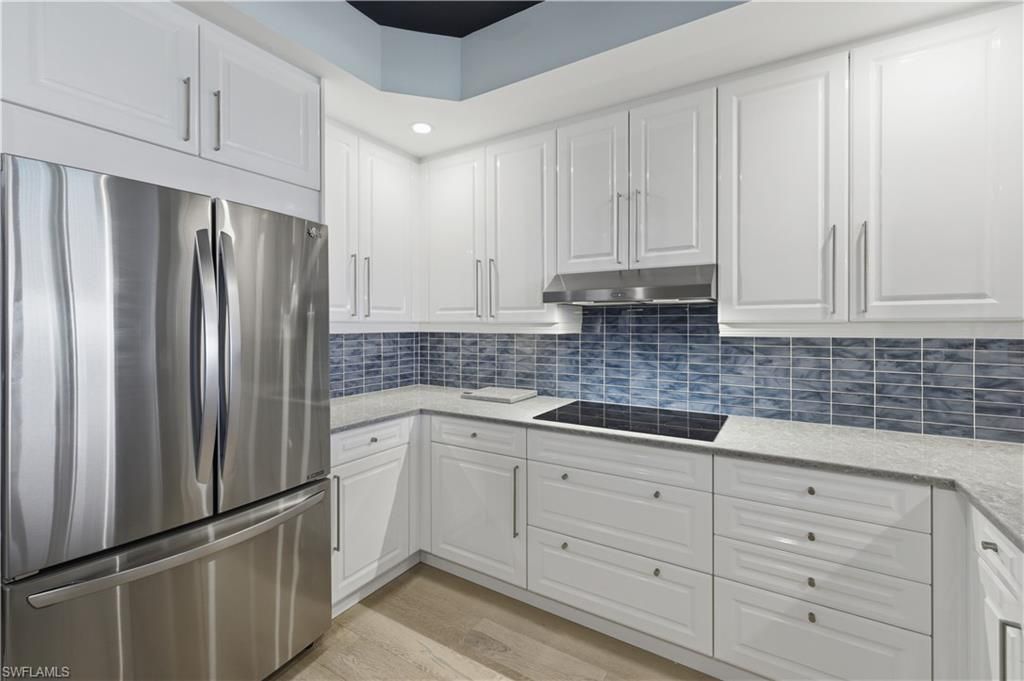 425 Cove Tower Dr, Unit 703, Naples, FL 34110 Photo