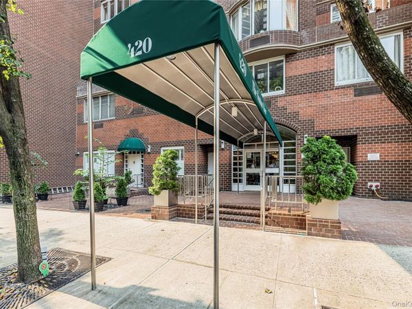 420 E 58th Street, Unit 11C, New York (Manhattan), NY 10022
