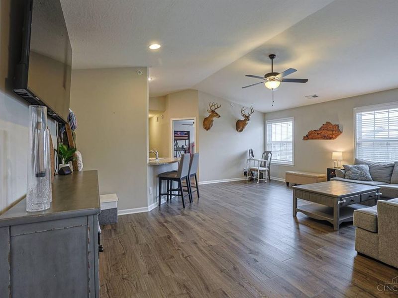 483 Heritage Square, Harrison, OH 45030 Photo 4