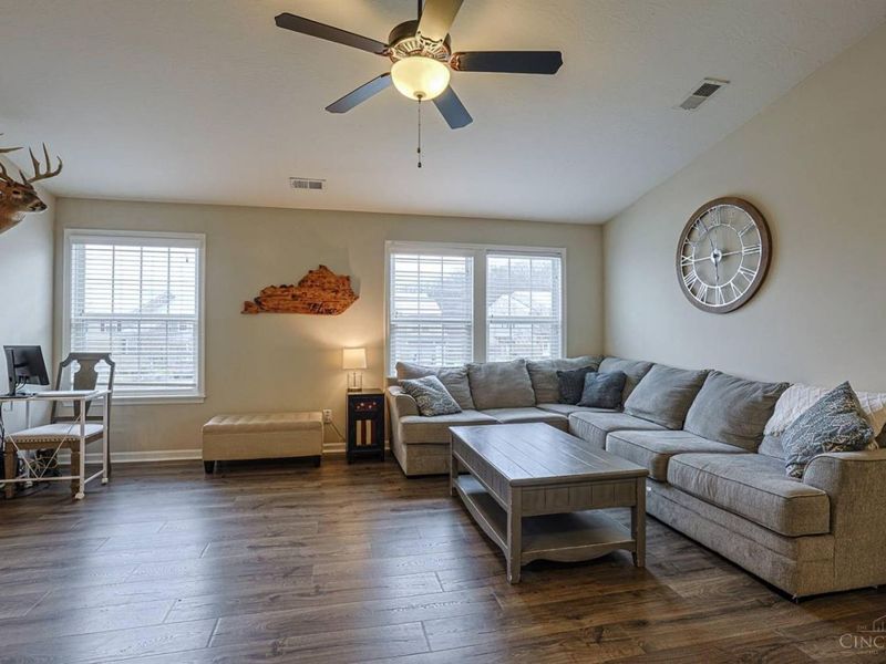 483 Heritage Square, Harrison, OH 45030 Photo 5