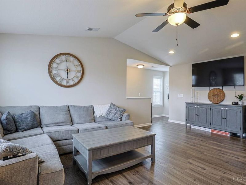 483 Heritage Square, Harrison, OH 45030 Photo 7