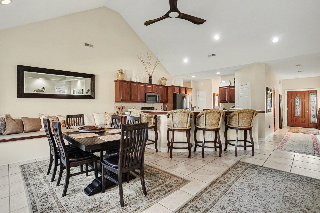 355 Foxtail Dr.  Photo 18