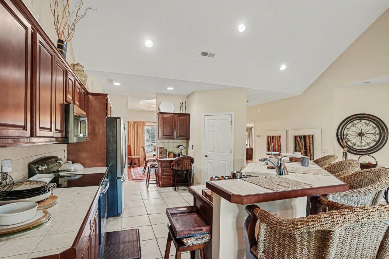 355 Foxtail Dr.  Photo 19