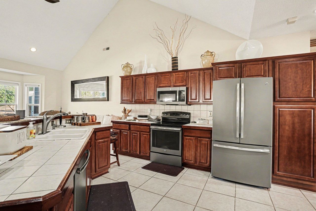 355 Foxtail Dr.  Photo 20