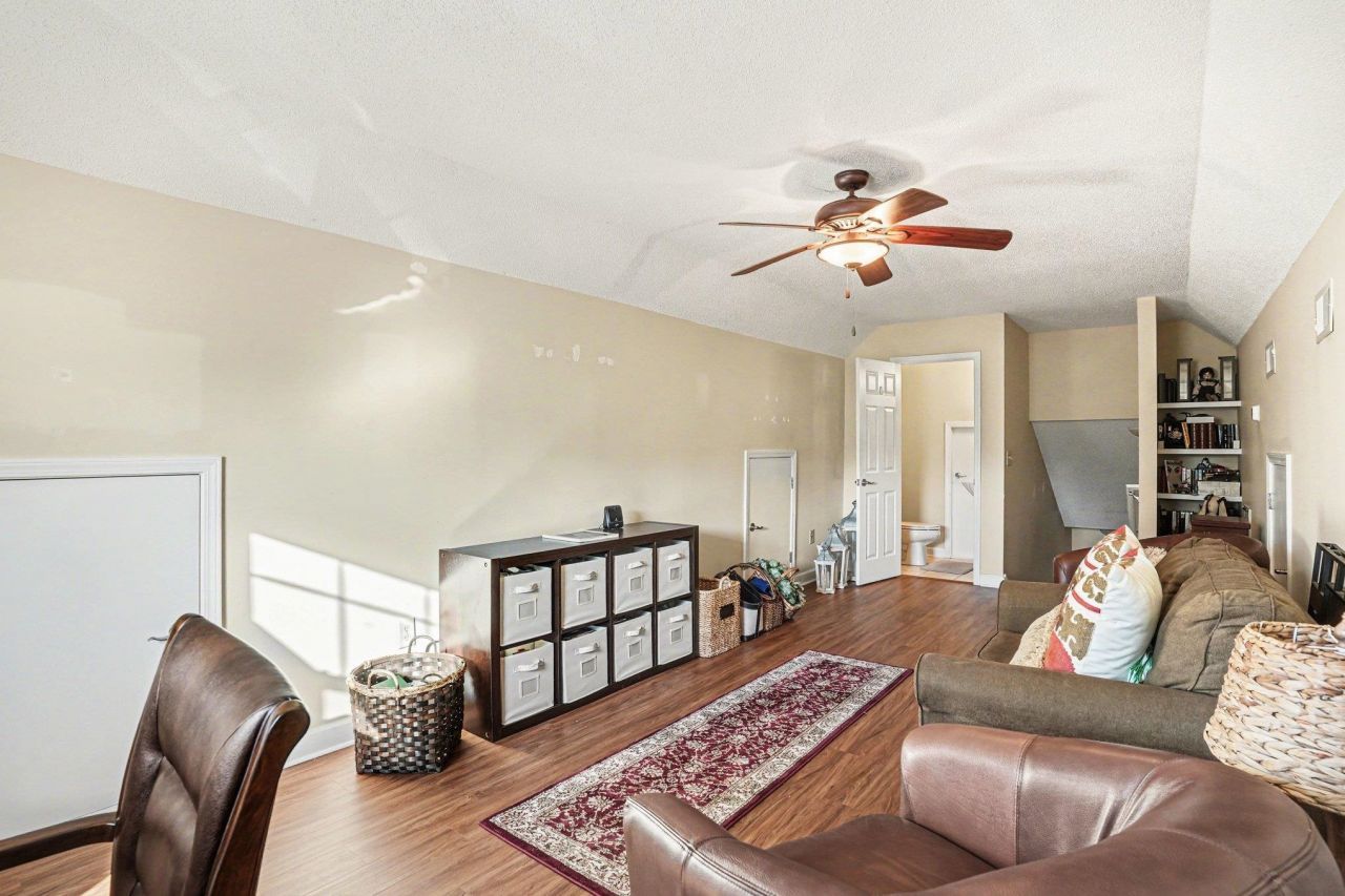 355 Foxtail Dr.  Photo 23