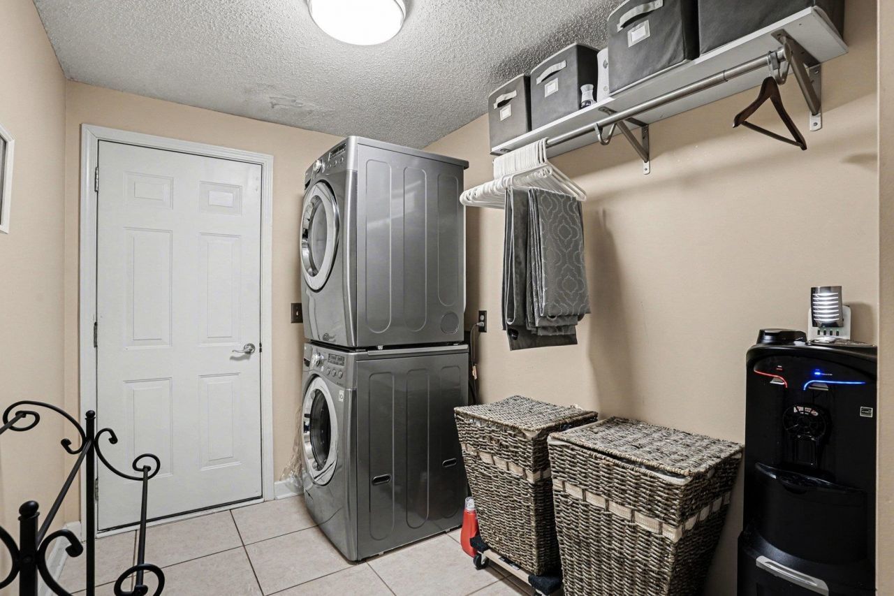 355 Foxtail Dr.  Photo 30