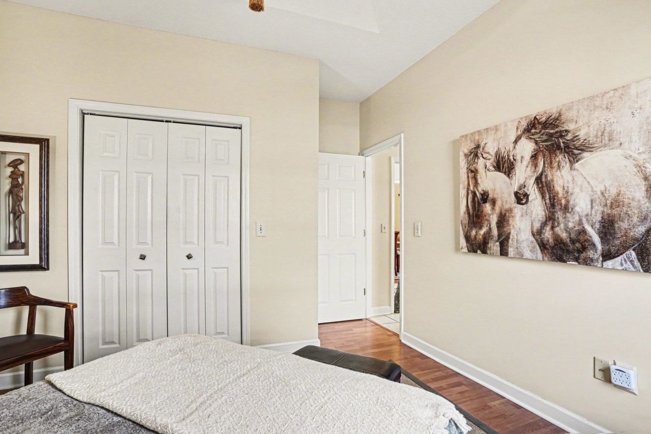 355 Foxtail Dr.  Photo 5