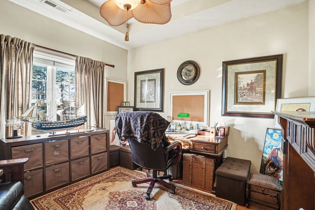 355 Foxtail Dr.  Photo 7