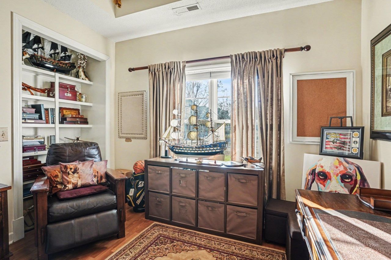 355 Foxtail Dr.  Photo 8