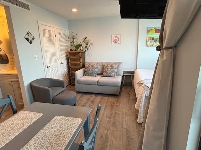 5905 S Kings Hwy.  Photo 10