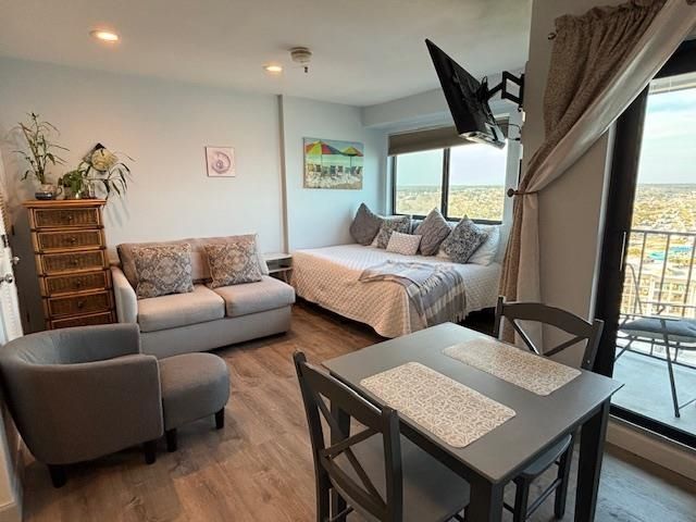 5905 S Kings Hwy.  Photo 4