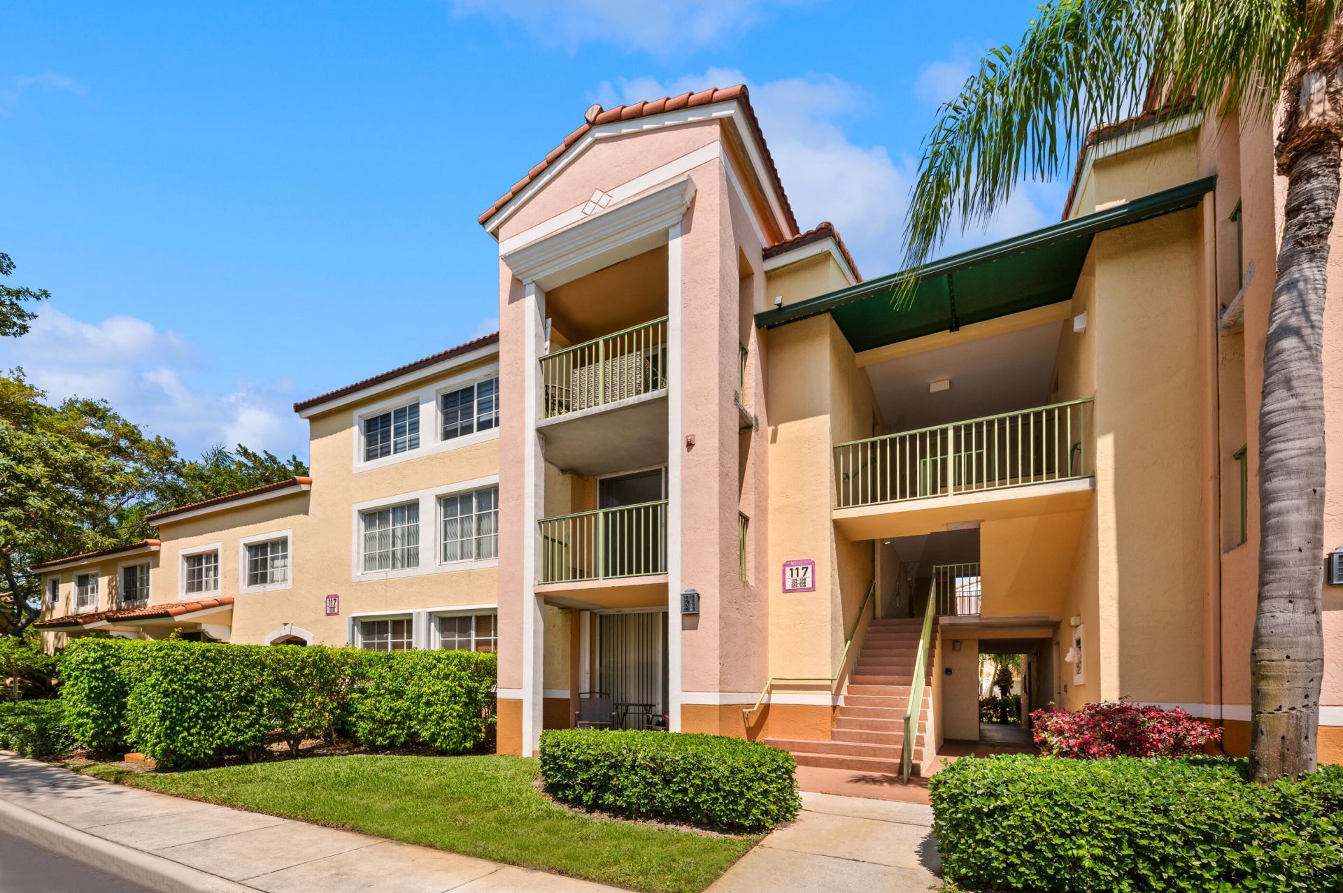 117 Yacht Club Way, Unit 205, Hypoluxo, FL 33462 Photo