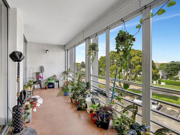 6923 Cypress Rd, Unit D12, Plantation, FL 33317