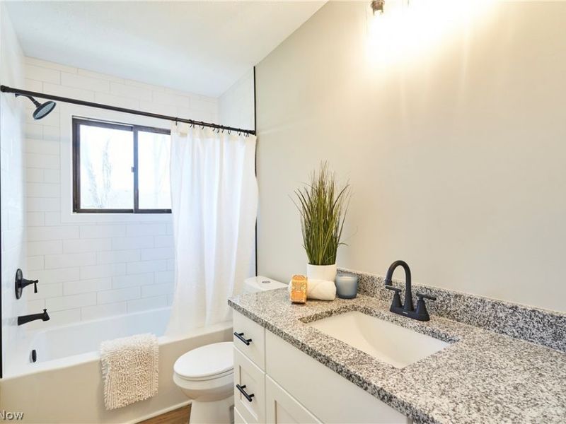 1661 Devonshire Drive , Brunswick, OH 44212 Photo 16