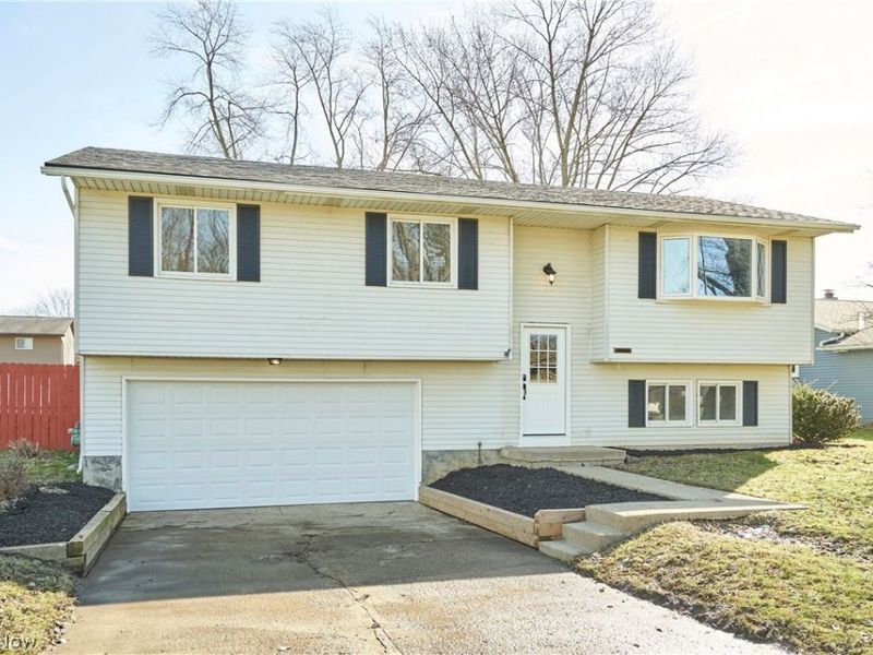 1661 Devonshire Drive , Brunswick, OH 44212 Photo 2