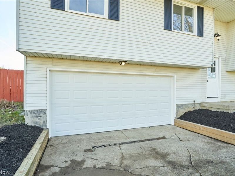 1661 Devonshire Drive , Brunswick, OH 44212 Photo 3