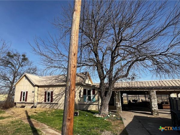 605 E Rogers Cemetery Road , Rogers, TX 76569