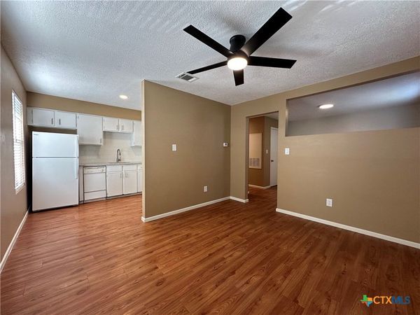 1409 N Bishop Street , Unit 4, San Marcos, TX 78666