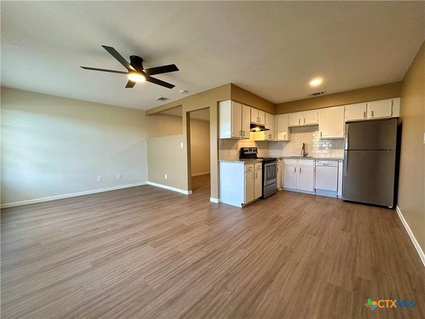 1409 N Bishop Street, Unit 2, San Marcos, TX 78666