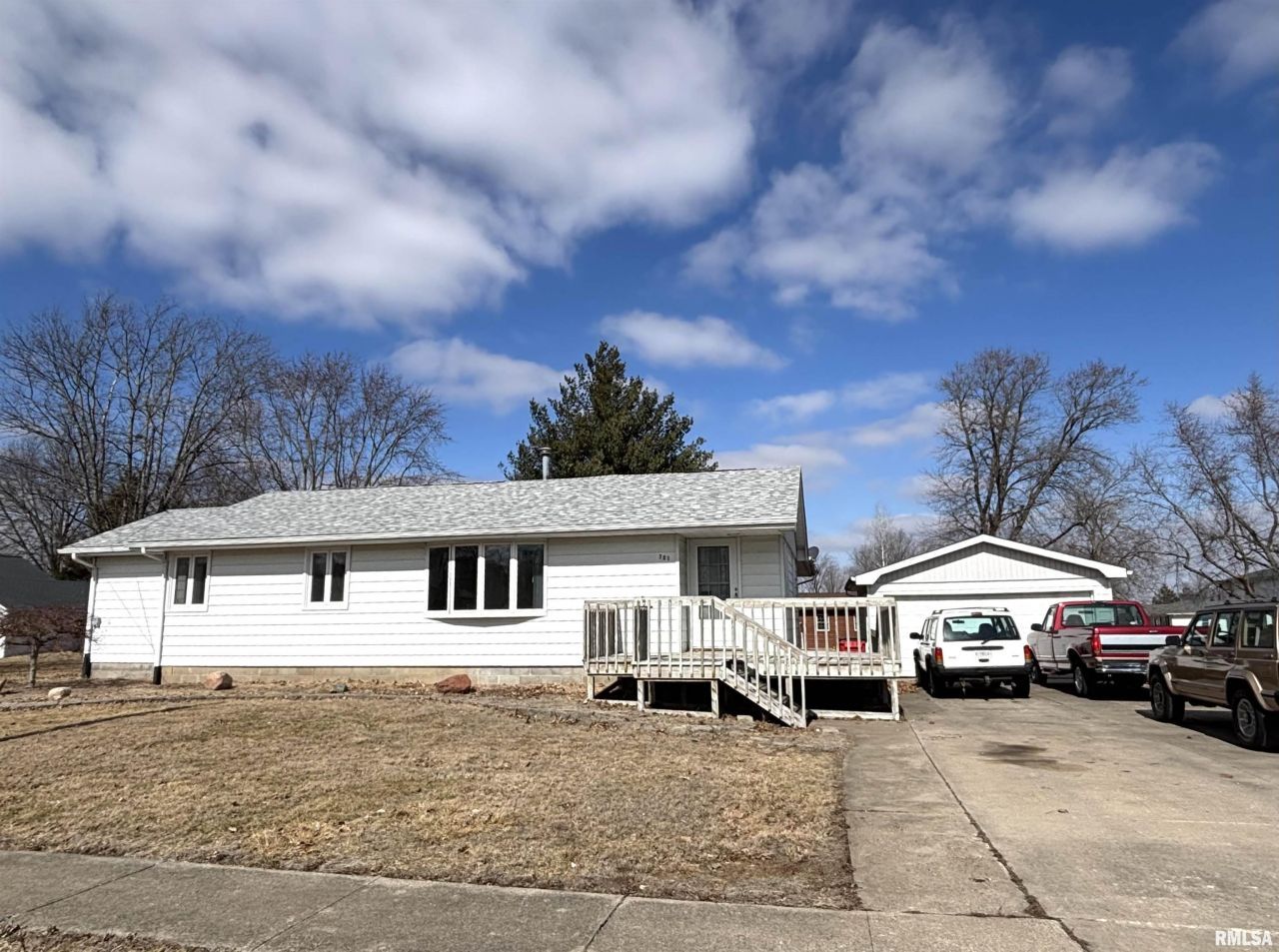 701 W High Street, Elmwood, IL 61529 Main Photo