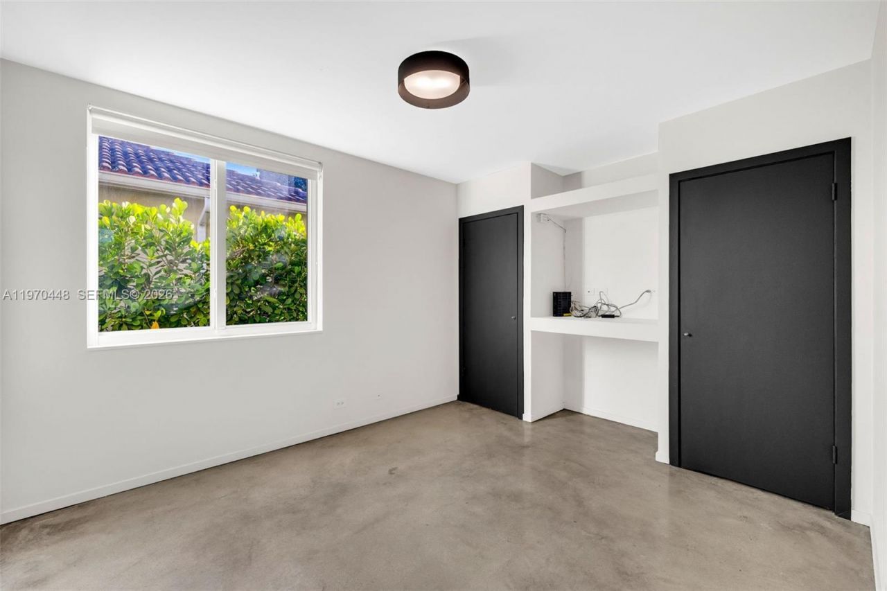 6014 SW 22nd St, Miami, FL 33155 Photo