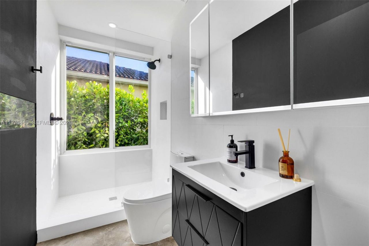 6014 SW 22nd St, Miami, FL 33155 Photo